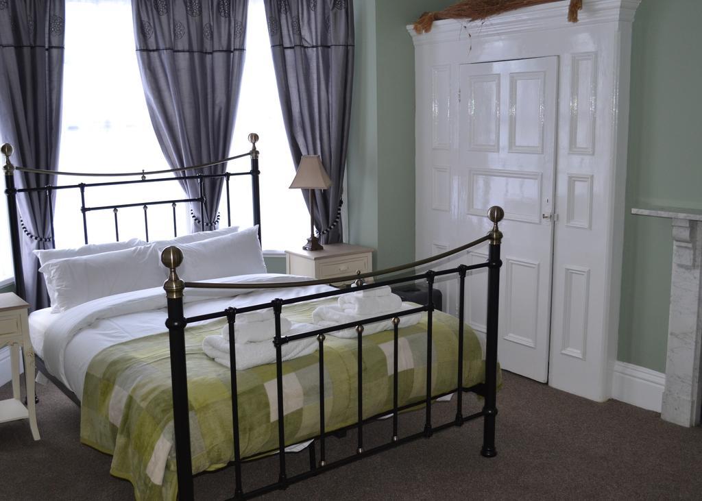 Corra Lynn Bed and Breakfast Whitby Exterior foto