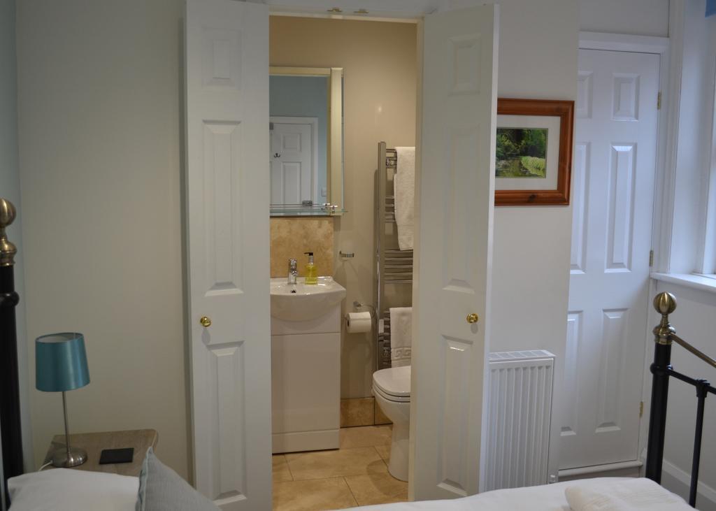 Corra Lynn Bed and Breakfast Whitby Exterior foto