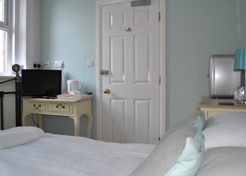 Corra Lynn Bed and Breakfast Whitby Exterior foto